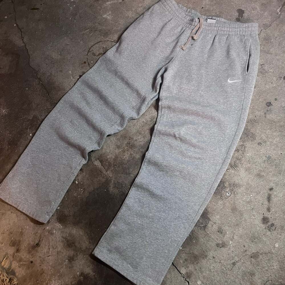 Baggy Y2K Nike Vintage Grey Fleece Sweatpants with Embroidered Swoosh